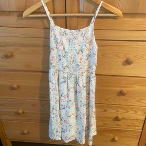Cute ditsy floral sundress.